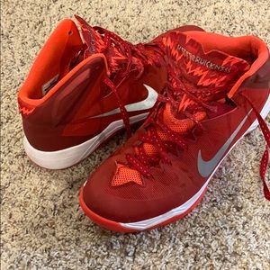 Nike Basketball Shoes - HyperQuikness (size 10.5)